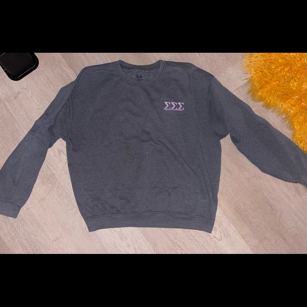 Tri Sigma letter crewneck